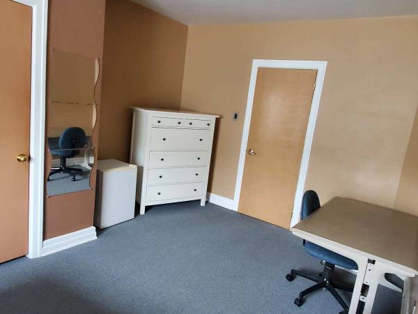 Colocation / Appartement 4 pièces de 50 m², Montréal, Rue la Fayette / Photo 2