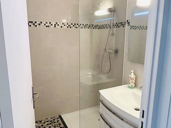 Chambre chez l'habitant / Appartement 4 pièces de 80 m², Paris, Rue du Faubourg Saint-Antoine / Photo 2