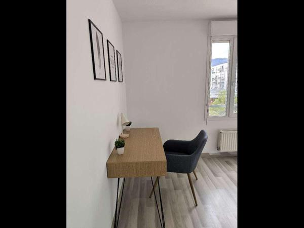 Colocation / Appartement 4 pièces de 10 m², Grenoble, Allée des Romantiques / Photo 2