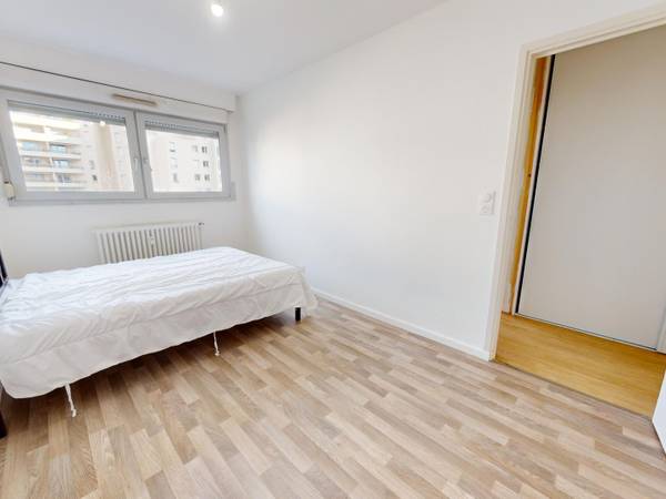 Colocation / Appartement 4 pièces de 80 m², Lyon, Avenue Debourg / Photo 2