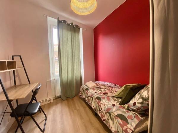 Colocation / Appartement 6 pièces de 146 m², Saint-Étienne, Rue Francis Baulier / Photo 9