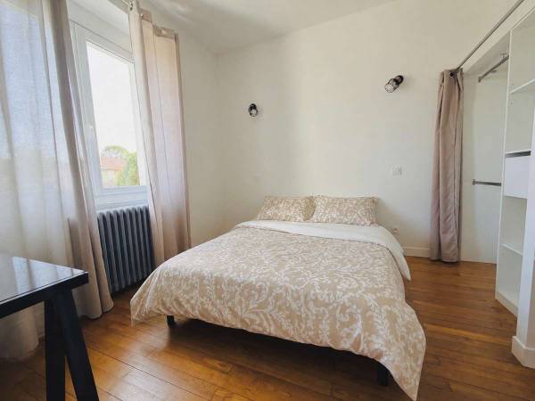 Colocation / Maison 7 pièces de 120 m², Angoulême, Rue de Basseau / Photo 2