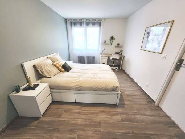 Coliving / Maison 8 pièces de 165 m², Champs-sur-Marne, Route de Malnoue / Photo 2