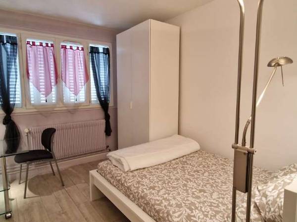 Location / Appartement 7 pièces de 70 m², Grenoble, Rue Hippolyte Muller / Photo 5