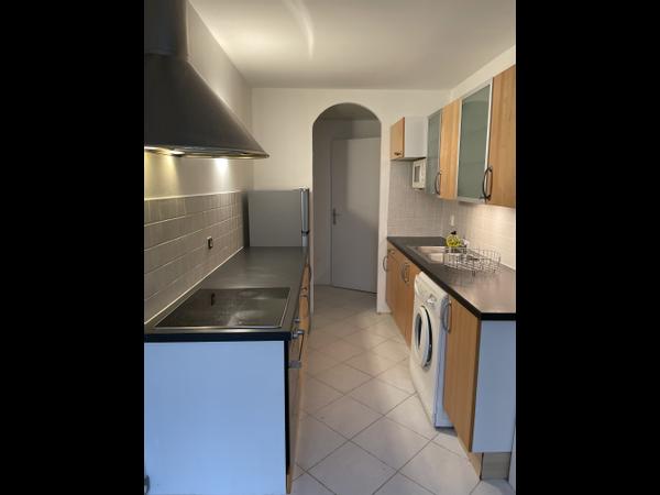 Colocation / Appartement 4 pièces de 90 m², Champs-sur-Marne, Allée Des Charmilles / Photo 2