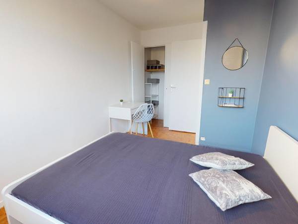 Colocation / Appartement 4 pièces de 68 m², Vénissieux, Avenue Jules Guesde / Photo 2