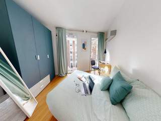 Colocation / Appartement 5 pièces de 110 m², Paris, Rue de Belleville