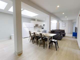Room share / 8 rooms apartment · 200 m², Montréal
