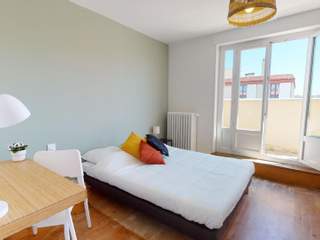 Room share / 5 rooms apartment · 79 m², Villeurbanne, Avenue Marc Sangnier
