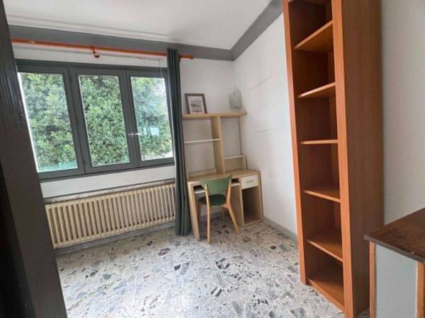 Chambre pour étudiant / Maison 7 pièces de 143 m², Bobigny, Chemin de la Madeleine / Photo 2