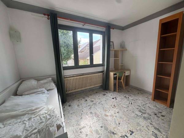 Chambre pour étudiant / Maison 7 pièces de 143 m², Bobigny, Chemin de la Madeleine / Photo 6