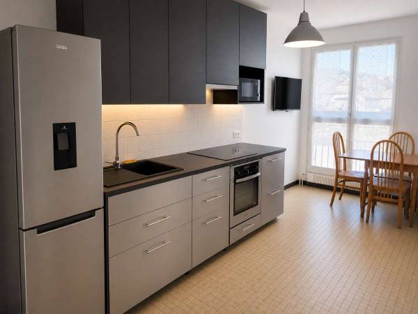Colocation / Appartement 3 pièces de 68 m², Saint-Étienne, Rue Désiré Claude / Photo 2