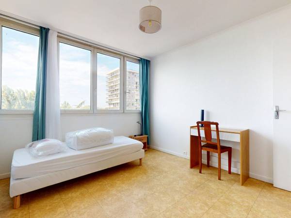 Colocation / Appartement 3 pièces de 40 m², Créteil, Rue des Pinsons / Photo 2