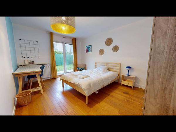 Colocation / Appartement 6 pièces de 95 m², Montreuil, Rue Carnot / Photo 2