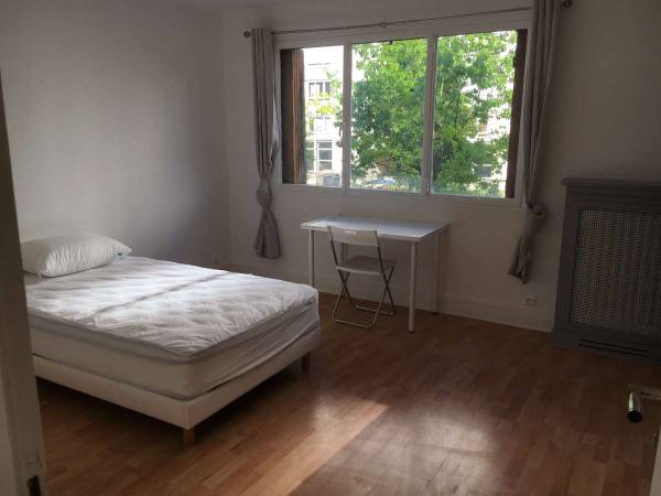 Colocation / Appartement 3 pièces de 56 m², Aubervilliers, Rue de la Courneuve / Photo 2