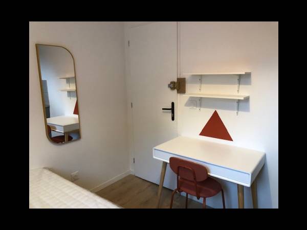 Location / Studio de 10 m², Roubaix, 35 Rue de l'Industrie / Photo 2