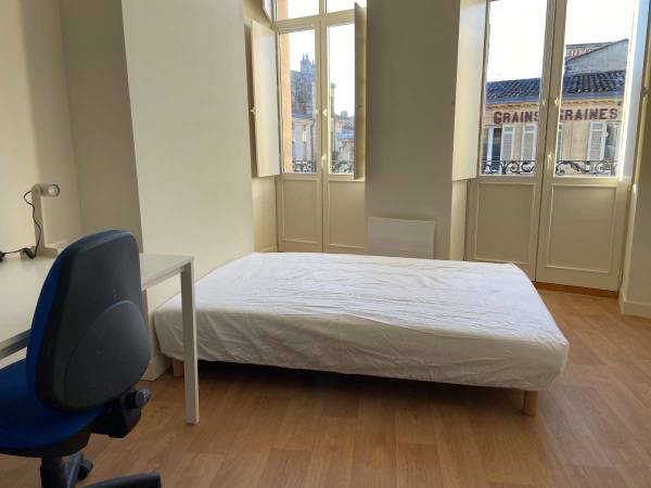 Location / Appartement 1 pièce de 28 m², Bordeaux, Rue de Bègles / Photo 6