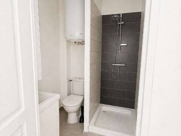 Location / Studio de 17 m², Béziers, Impasse du Chat / Photo 3