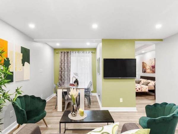 Colocation / Appartement 5 pièces de 130 m², Montréal, Rue Saint Mathieu / Photo 2