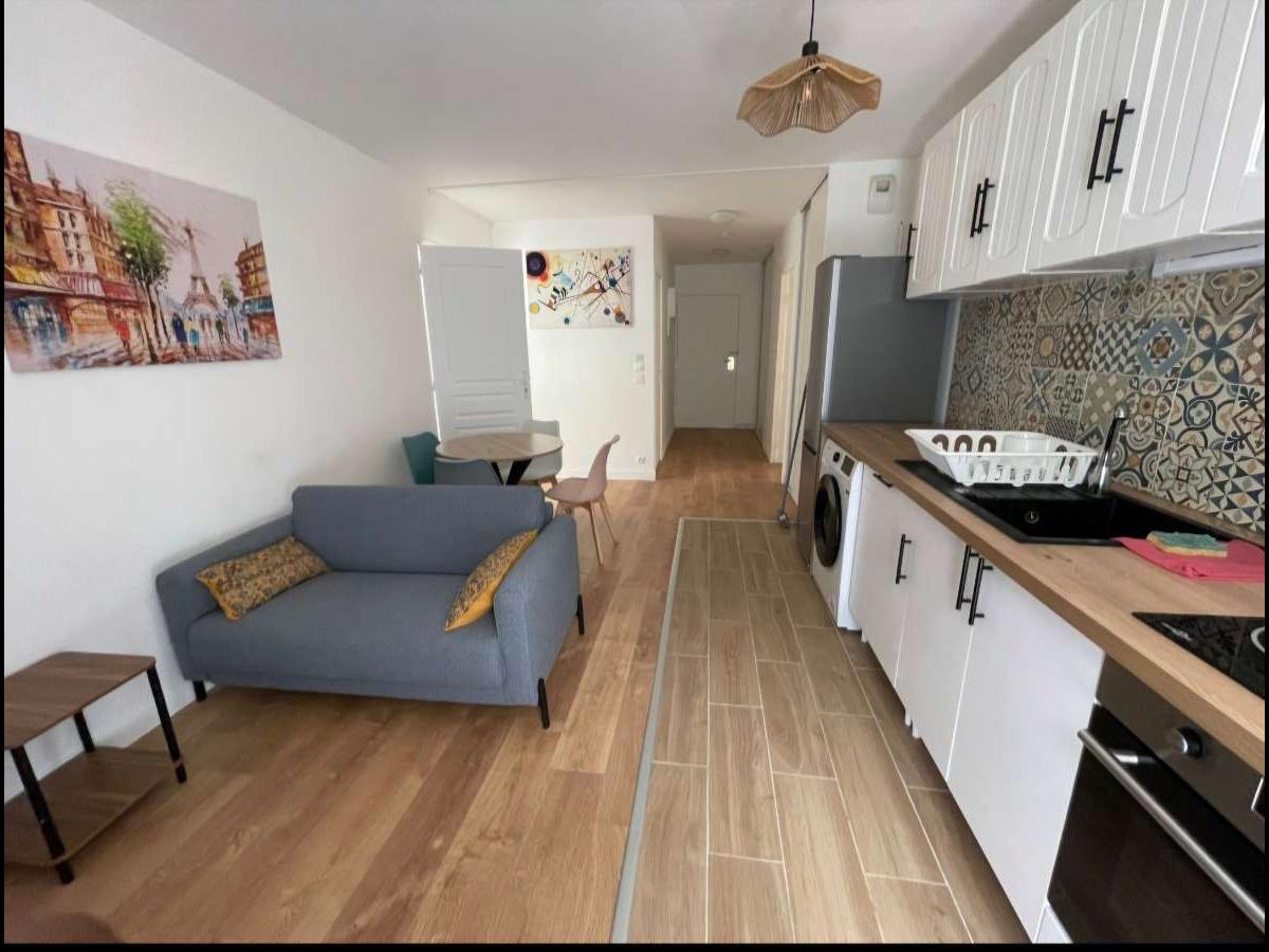 Appartement 5 pièces de 77 m² à Évry-Courcouronnes | Colocation | 520€/mois
