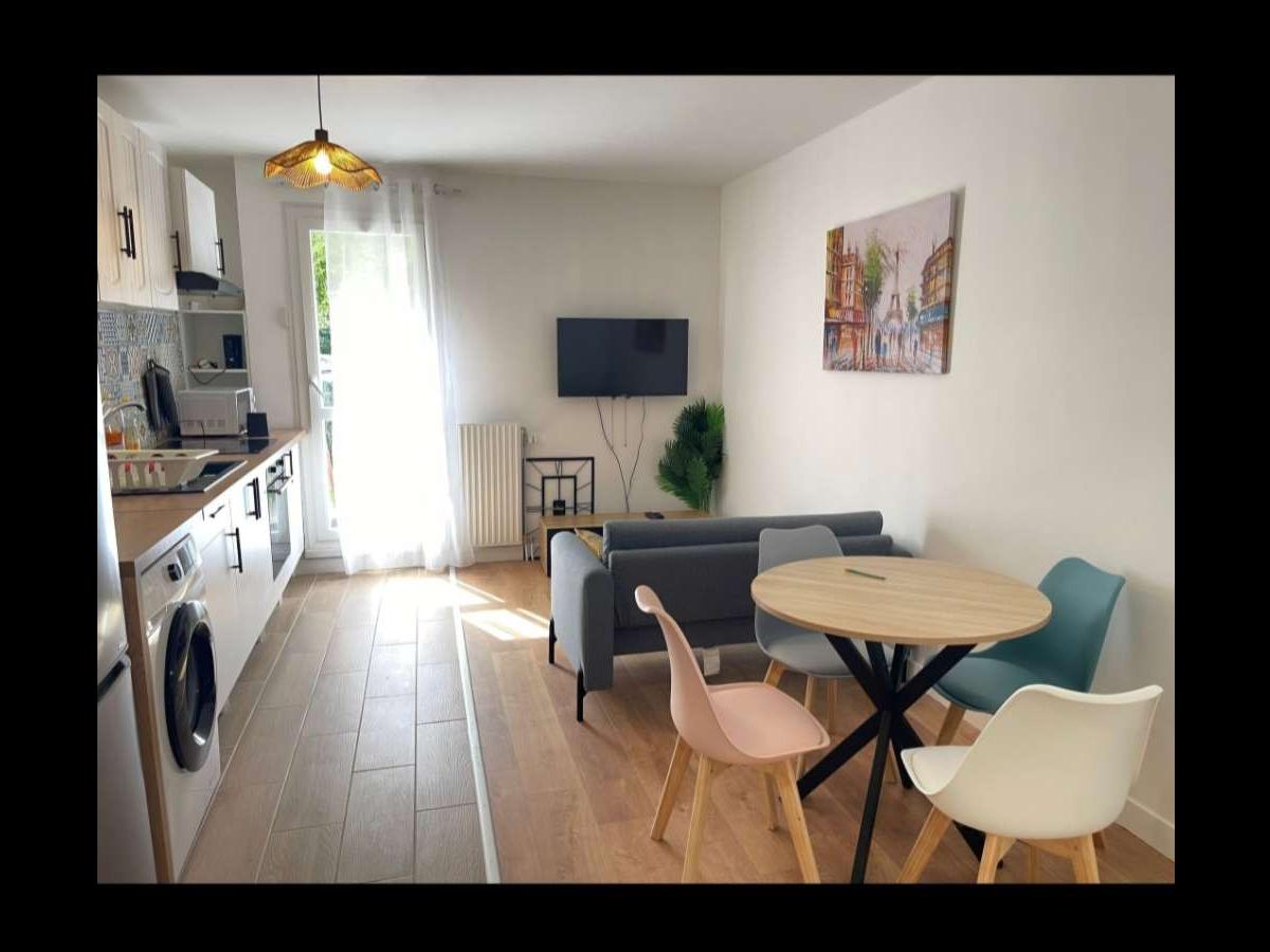 Appartement 5 pièces de 77 m² à Évry-Courcouronnes | Colocation | 520€/mois photo 3