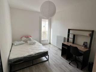 Room share / 5 rooms house · 84 m², Orléans, Rue Robert Desnos