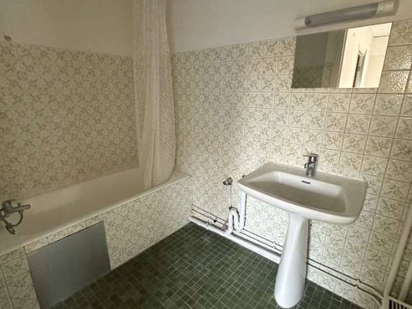 Location / Appartement 1 pièce de 31 m², Reims, Chaussée Bocquaine / Photo 4