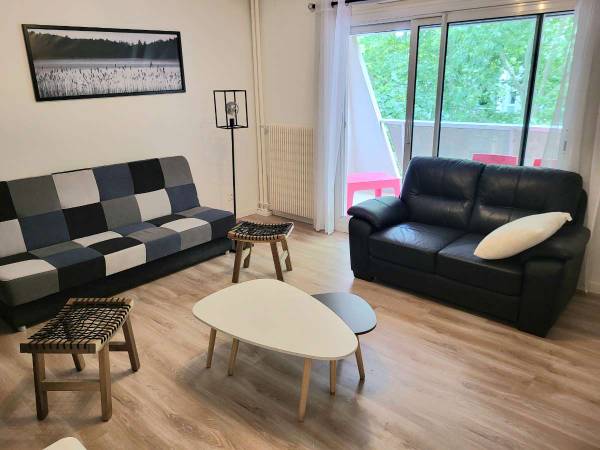 Location / Appartement 4 pièces de 73 m², Villeurbanne, Boulevard du 11 Novembre 1918 / Photo 2