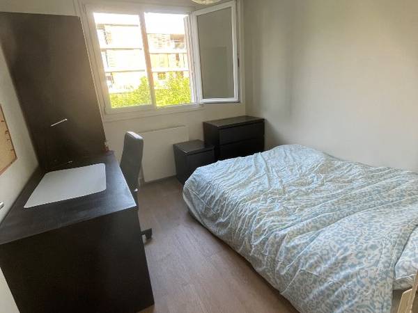 Colocation / Maison 6 pièces de 97 m², Cergy, Rue des Primevères / Photo 2