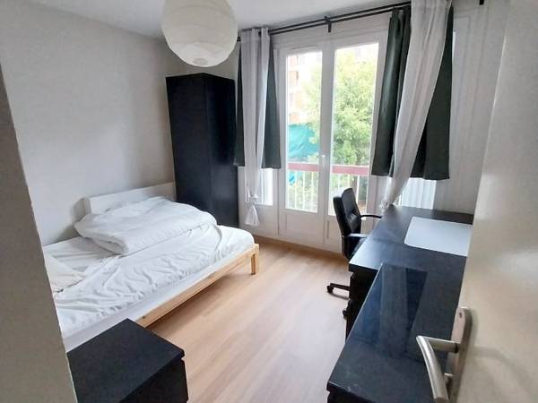 Flatsharing / 7-bedroom house · 97 m², Cergy, Rue des Primevères / Photo 2
