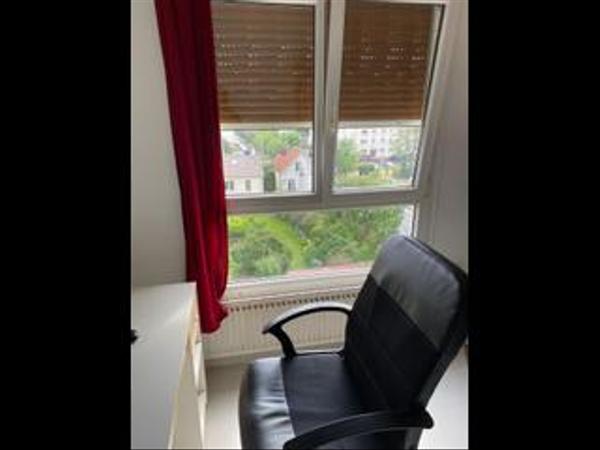 Colocation / Appartement 4 pièces de 65 m², Houilles, Rue Pierre de Coubertin / Photo 2