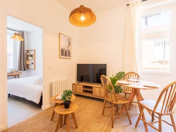 Location / Appartement 2 pièces de 25 m², Marseille, Rue Julien Jules / Photo 2