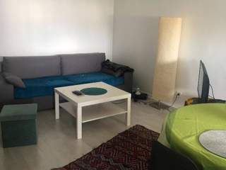 Room in a live-in landlord's home / 1 room apartment, Sartrouville