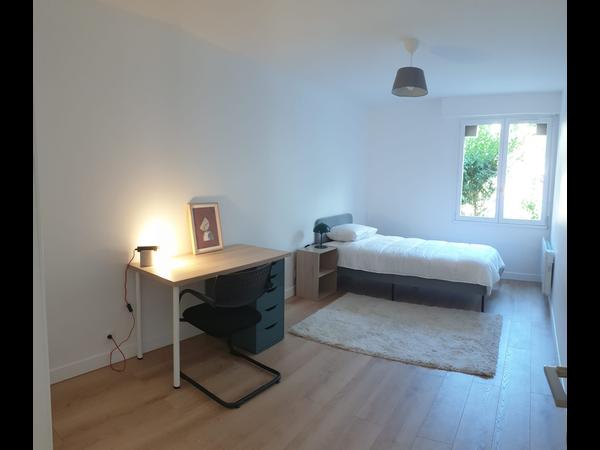 Colocation / Appartement 4 pièces de 83 m², Rouen, Rue Mollien / Photo 2