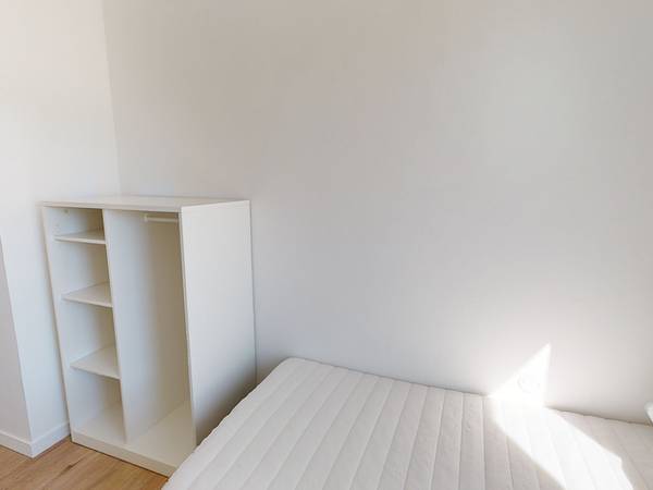 Colocation / Appartement 4 pièces de 68 m², Lyon, Place Julien Duret / Photo 2