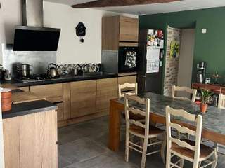 Flatsharing / 5-bedroom house · 150 m², Laure-Minervois, Rue Basse