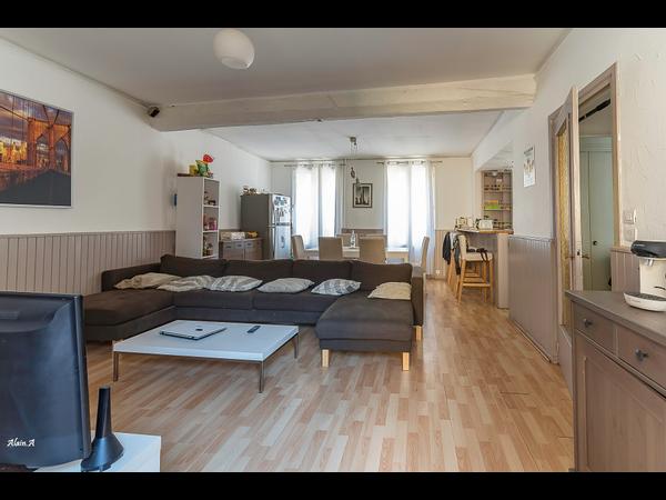 Colocation / Maison 7 pièces de 180 m², Cergy, Place de la Republique / Photo 2