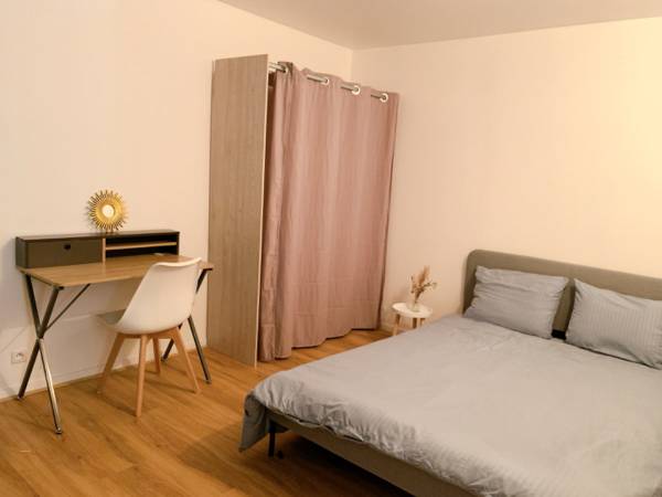 Colocation / Appartement 4 pièces de 71 m², Noisy-le-Grand, Allée de la Noiseraie / Photo 5