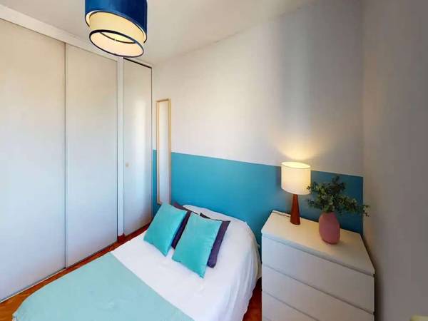 Colocation / Appartement 6 pièces de 73 m², Lyon, Rue Mathieu Varille / Photo 2