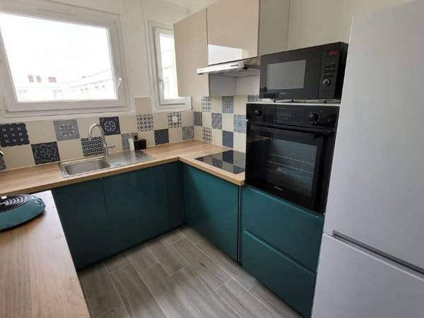 Colocation / Appartement 5 pièces de 82 m², Mantes-la-Ville, Rue René Valognes / Photo 2