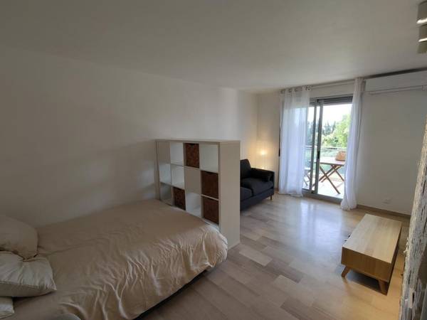Location / Studio, Antibes / Photo 2