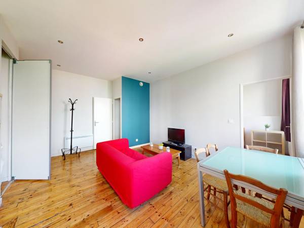 Location / Appartement 2 pièces de 36 m², Saint-Étienne, Boulevard Valbenoîte / Photo 2