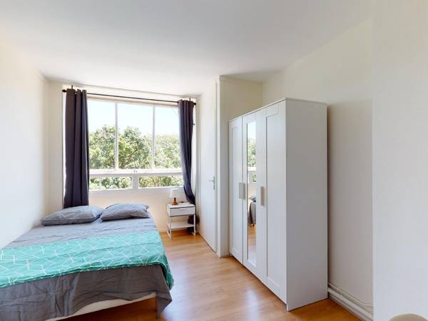 Colocation / Appartement 4 pièces de 67 m², Bron, Rue du Parc / Photo 2