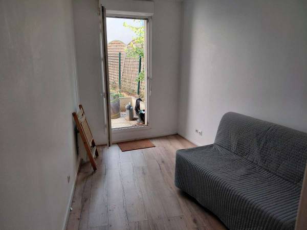 Colocation / Appartement 3 pièces de 67 m², Saint-Denis, Rue Cristino Garcia / Photo 2
