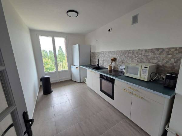 Colocation / Duplex 6 pièces de 134 m², Pontoise, Rue de Touraine / Photo 2