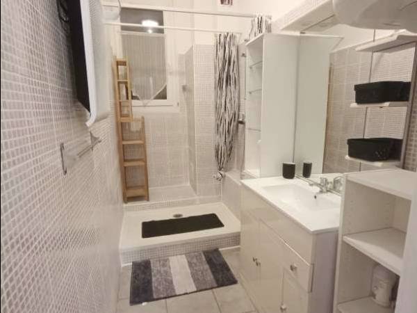 Colocation / Appartement 3 pièces de 78 m², Marseille, Rue des Abeilles / Photo 8