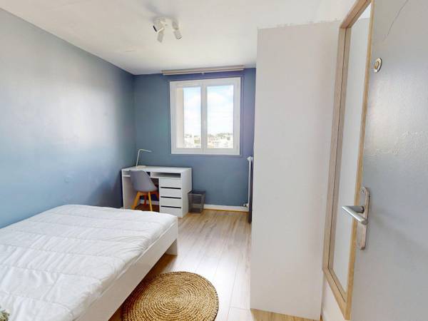 Colocation / Appartement 4 pièces de 64 m², Saint-Étienne, Résidence Dombasle / Photo 2