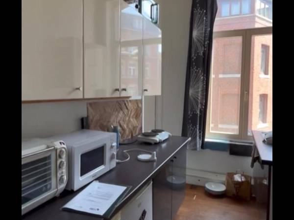 Colocation / Appartement 2 pièces de 80 m², Liège, Rue Grandgagnage / Photo 2