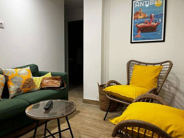 Colocation / Appartement 4 pièces de 60 m², Antibes, Rue d'Alger / Photo 2