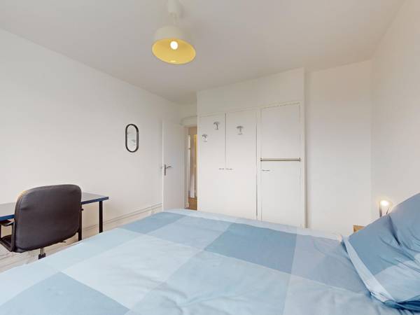 Colocation / Appartement 4 pièces de 74 m², Talence, Rue Jean Zubieta / Photo 2